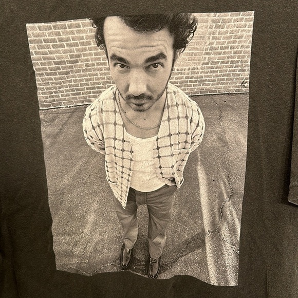 XL Kevin Jonas Photo Tee - Picture 2 of 3